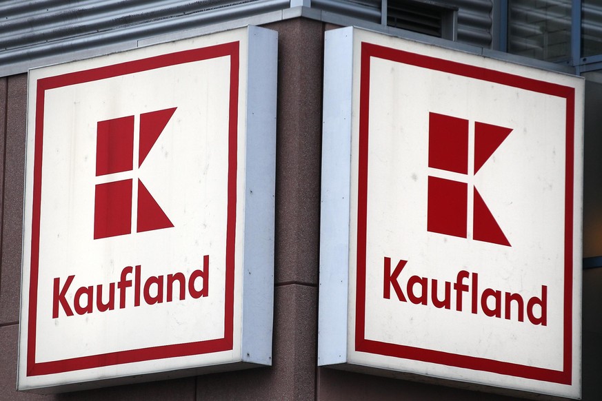 Themenbild - Kaufland, Discounter, Lebensmittelmarkt, Nahrung, Supermarkt Bild: Werbeschild, Logo, Schriftzug, Reklame, Emblem, Leuchtreklameschild, Kaufland, Featurebild, Symbolbild, Themenbild