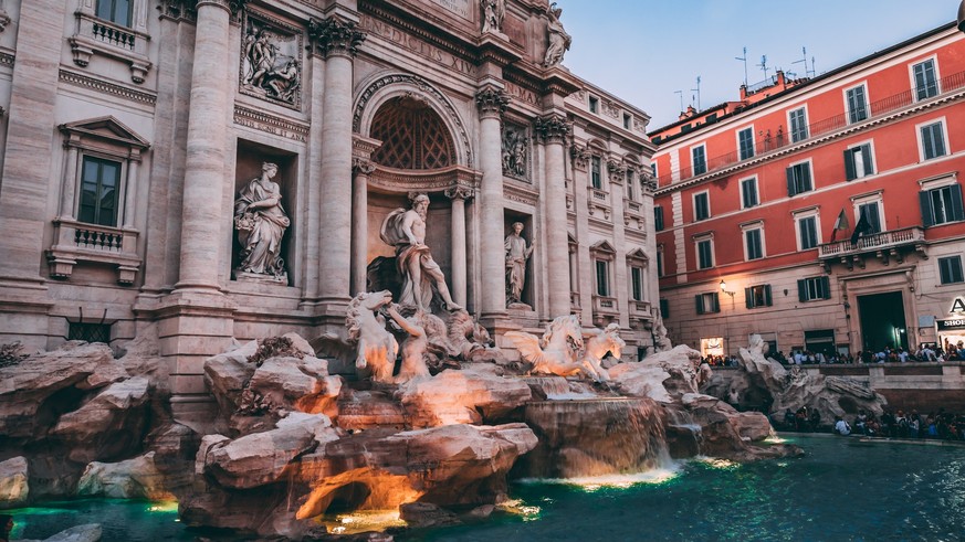 Sehenswürdigkeiten wie der Trevi-Brunnen in Rom sind verstärkt von Vandalismus betroffen.