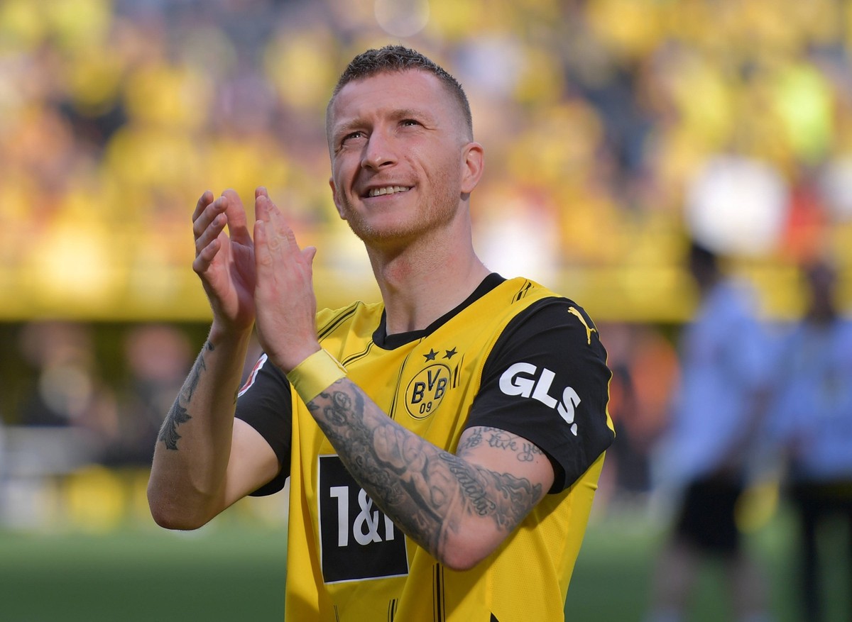 18.05.2024, ybly, Fussball 1.Bundesliga, Borussia Dortmund - SV Darmstadt 98 emspor, v.l. Marco Reus Borussia Dortmund, Verabschiedung, Abschied bei den Fans DFL/DFB REGULATIONS PROHIBIT ANY USE OF PH ...