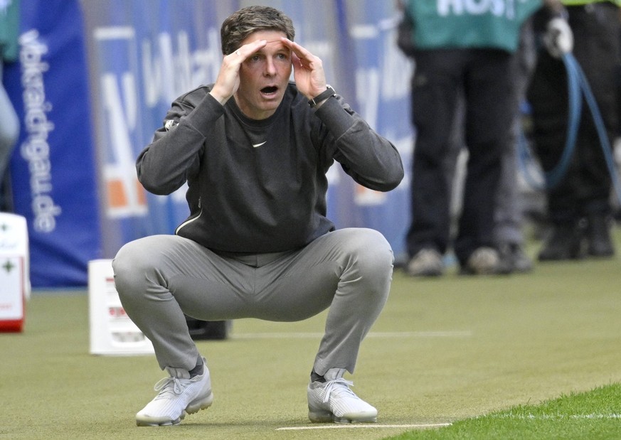 Trainer Coach Oliver Glasner Eintracht Frankfurt SGE Enttaeuschung enttaeuscht nach vergebener Torchance Gestik Geste TSG 1899 Hoffenheim vs SGE Eintracht Frankfurt 06.05.2023 DFL REGULATIONS PROHIBIT ...