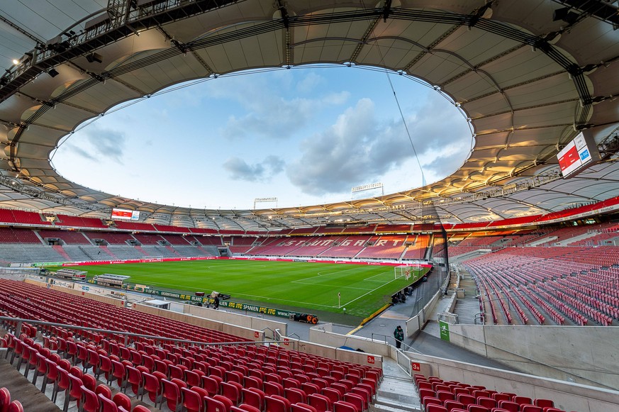 Die Mercedes-Benz Arena: Das Zweitligatopspiel des VfB Stuttgart gegen Spitzenreiter Arminia Bielefeld fand hier am Montag noch vor Zuschauern statt...