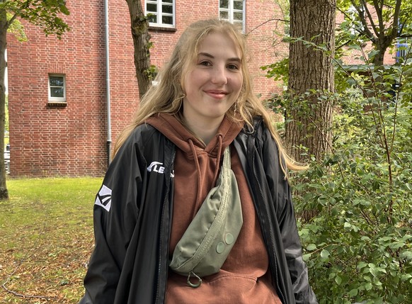 Meret Busch (18) engagiert sich, seit sie 16 Jahre alt ist, an vorderster Front für Fridays for Future in Hamburg.