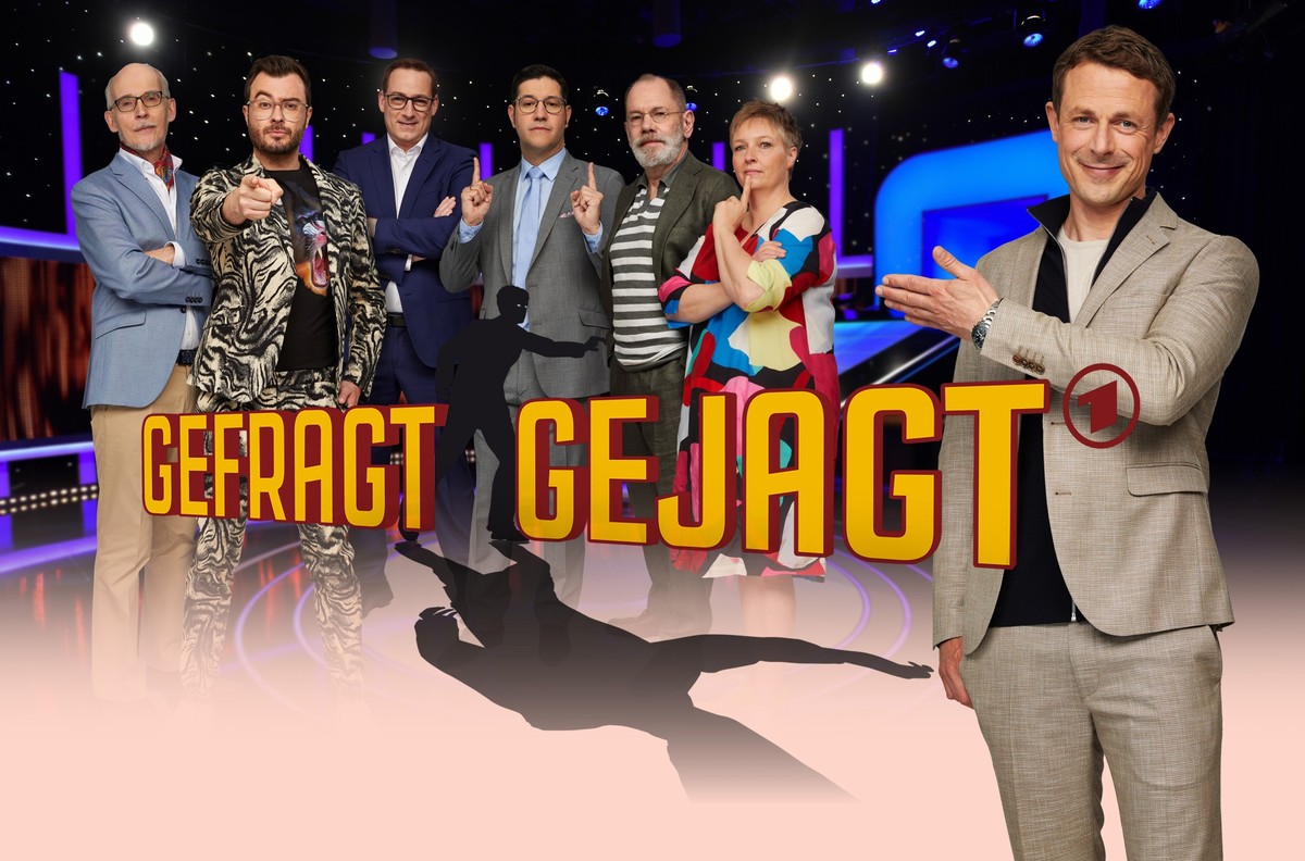 ARD GEFRAGT - GEJAGT mit Moderator Alexander Bommes, immer montags bis freitags um 18:00 Uhr im Ersten. Im Bild: Moderator Alexander Bommes (r.) mit den J�gern (v.l.n.r.): Dr. Thomas Kinne, Sebastian ...