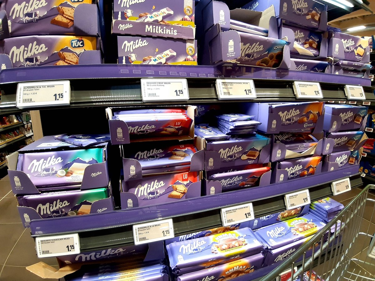 Einkauf in einem Supermarkt oder Discounter Einkauf *** Shopping in a supermarket or discount store Purchasing
