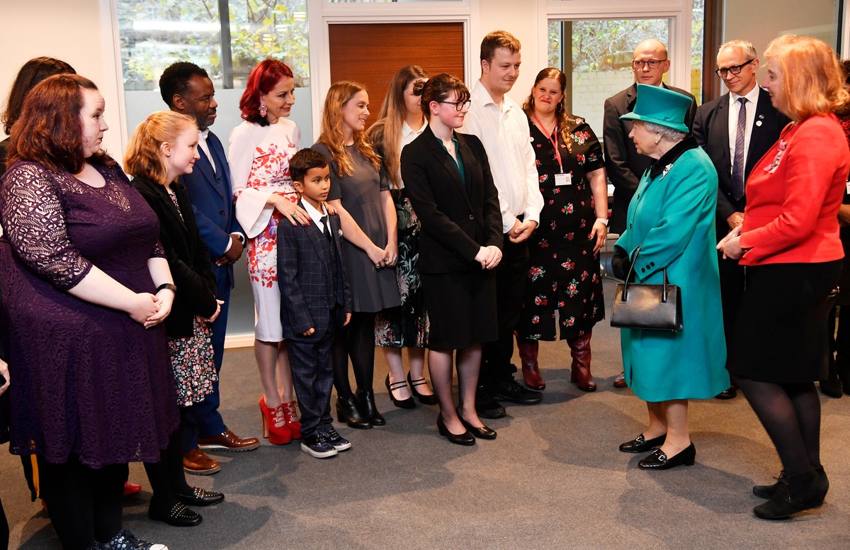 LONDON, ENGLAND - DECEMBER 05: Queen Elizabeth II arrives to open the Queen Elizabeth II centre at CORAM on December 05, 2018 in London, England. (Photo by Toby Melville - WPA Pool/Getty Images)