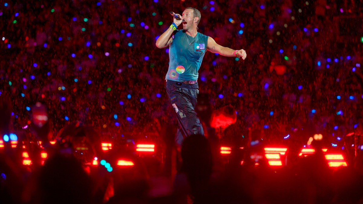 Chris Martin hace un enojado anuncio en un concierto en Viena sobre Taylor Swift