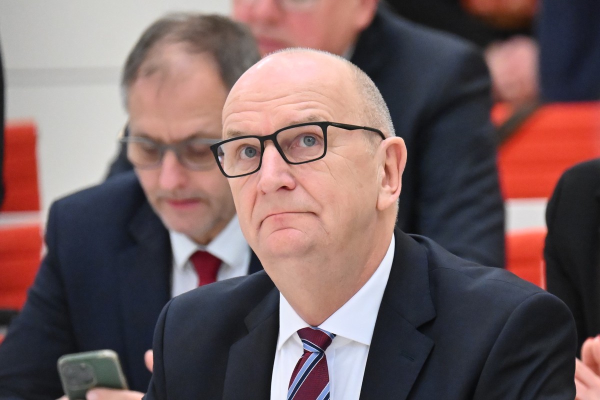 11.12.2024, Brandenburg, Potsdam: Dietmar Woidke (SPD), Ministerpr�sident von Brandenburg, bei der Plenarsitzung im brandenburger Landtag. Die bundesweit erste Regierungskoalition aus SPD und dem B�nd ...