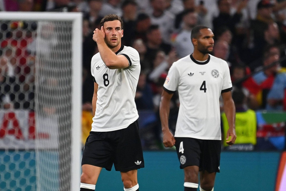 v.li:Leon GORETZKA GER, Jonathan Tah GER,Aktion. Fussball Nations League Final Four Halbfinale Deutschland GER - Portugal POR 1-2 am 04.06.2025 , Fussball Arena Muenchen. *** from left Leon GORETZKA G ...