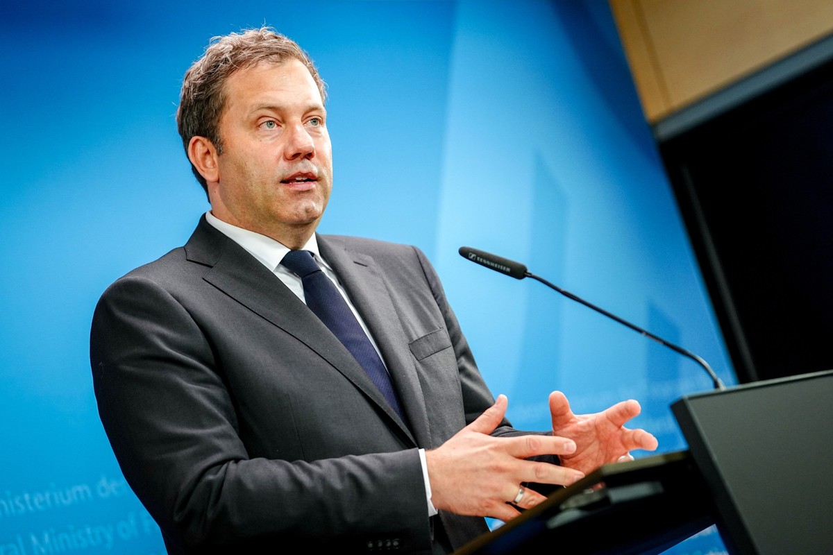 04.06.2025, Berlin: Lars Klingbeil (SPD), Bundesminister der Finanzen, Vizekanzler und SPD-Bundesvorsitzender, gibt eine Pressekonferenz zum Gesetzentwurf für ein steuerliches Investitionssofortprogra ...