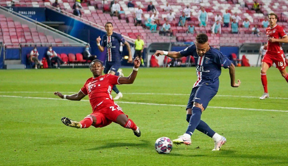 Final Football UEFA Champions League FC BAYERN MUENCHEN - PARIS ST. GERMAIN PSG Lisbon, Lissabon, Portugal, 23rd August 2020. Neymar PSG, David Alaba Muenchen in the final match UEFA Champions League, ...