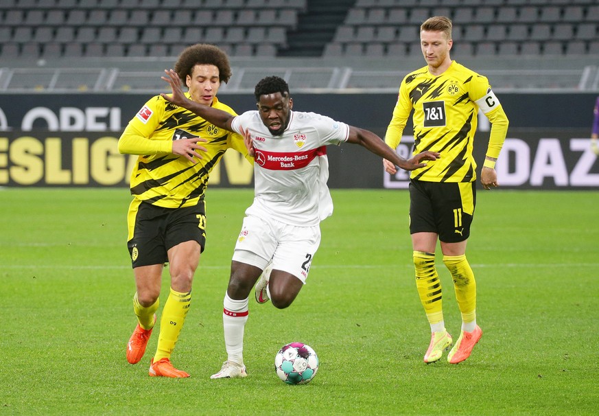 Dortmund , Bundesliga , Borussia Dortmund vs, VfB Stuttgart , v.l. Axel Witsel BVB, Orel Mangala VfB, Marco Reus BVB Pressefoto Baumann / Hansj