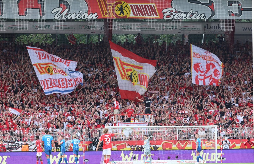 Union Berlin - RB Leipzig / Bundesliga Berlin, 03.09.2023, Alte Försterei, Fussball Bundesliga, 3. Spieltag , 1. FC Union Berlin vs. RB Leipzig , Im Bild: Fans von Union Berlin , DFL regulations prohi ...