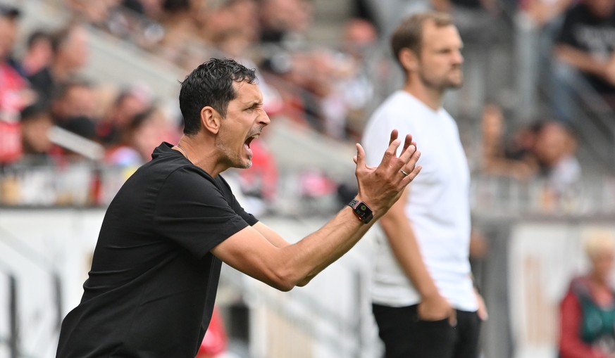 27.08.2023, Rheinland-Pfalz, Mainz: Fußball: Bundesliga, FSV Mainz 05 - Eintracht Frankfurt, 2. Spieltag, Mewa Arena. Frankfurts Trainer Dino Toppmöller reagiert. Foto: Torsten Silz/dpa - WICHTIGER HI ...