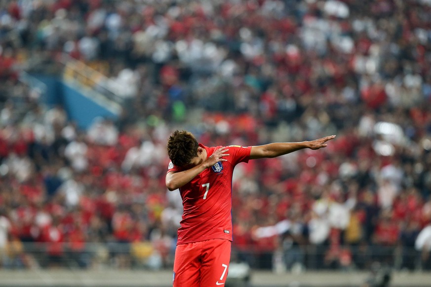 SEOUL, SOUTH KOREA - SEPTEMBER 01: Son Heung-min 7 of South Korea reacts during the 2018 FIFA World Cup WM Weltmeisterschaft Fussball Qualifier Final Round Group A match between South Korea and China  ...