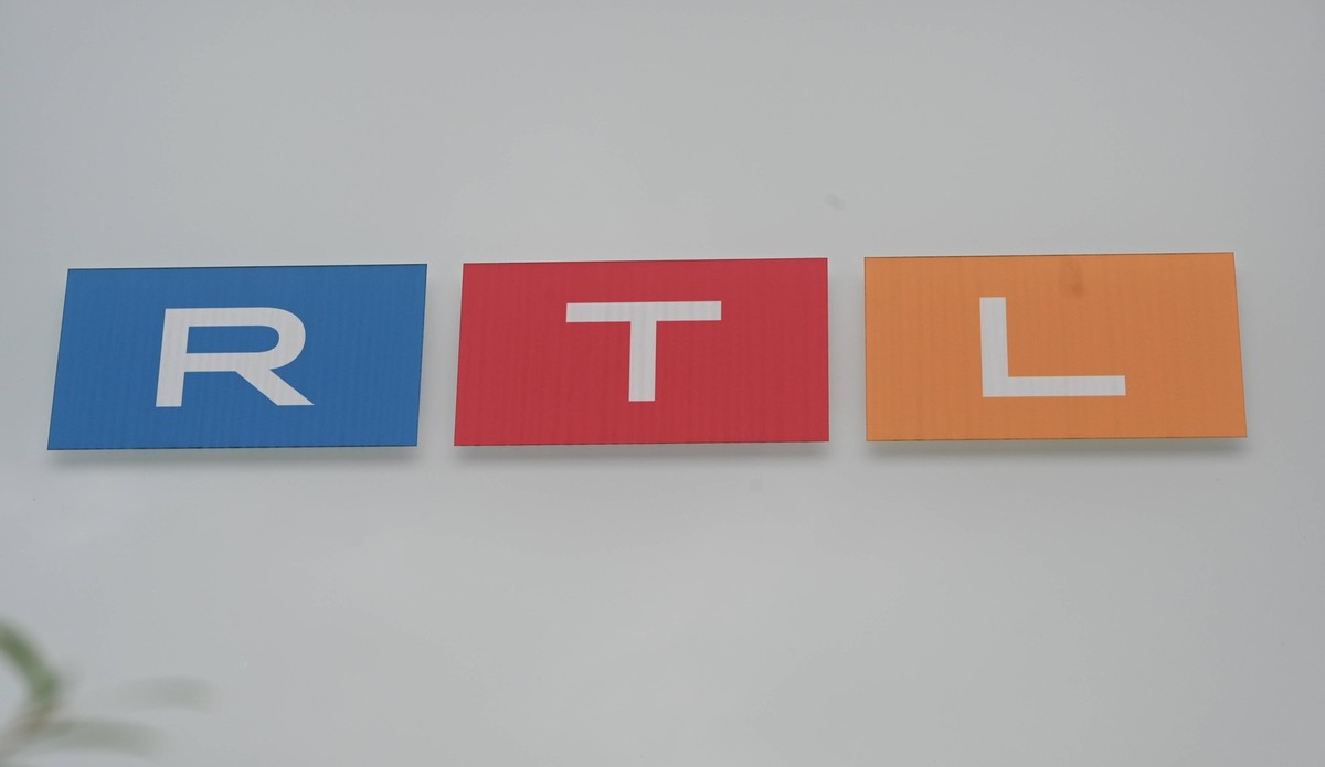 Schriftzug Logo von RTL Television, RTL Group und RTL Deutschland, ein internationales Medienunternehmen, Senderfamilie mit deutschsprachigen Privatsender der RTL Group mit Sitz in Köln *** Lettering ...