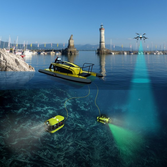 Vier Roboter interagieren miteinander, um den Meeresboden zu reinigen.