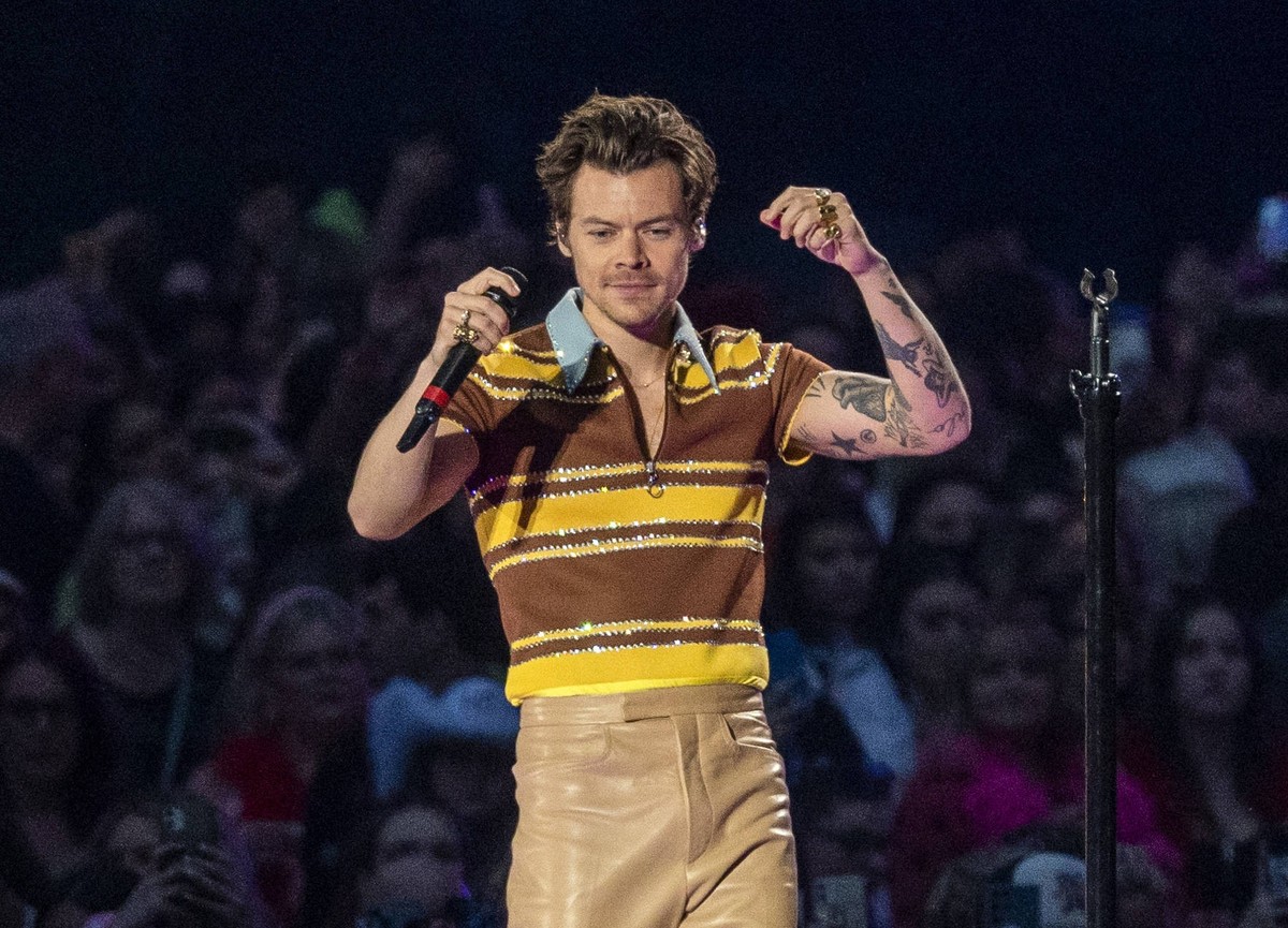 **DO NOT CREDIT IMAGES** Harry Styles performs live at Coventry Building Society Arena on the first night of his world tour Love On Tour Featuring: Harry Styles Where: Coventry, United Kingdom When: 2 ...