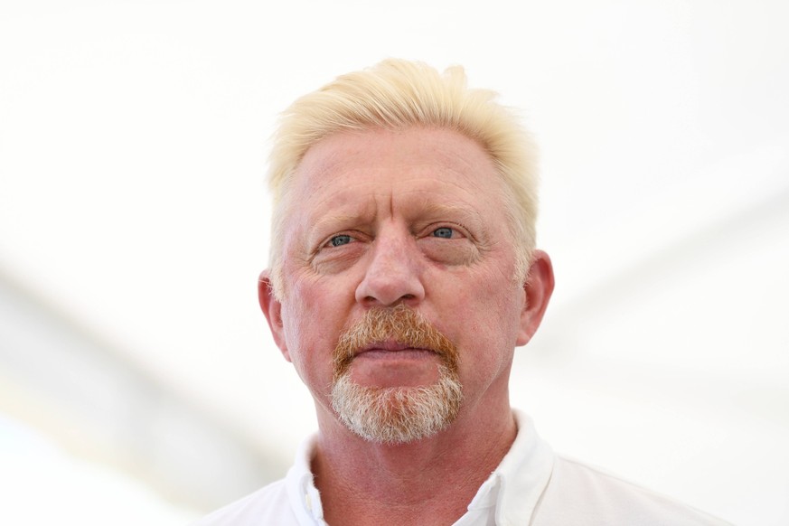 TENNIS ATP, Tennis Herren CUP GERMANY CANADA BOWLS, Germany s ATP Cup team captain Boris Becker speaks to the media after a game of barefoot lawn bowls in Brisbane, Wednesday, January 1, 2020. The ATP ...