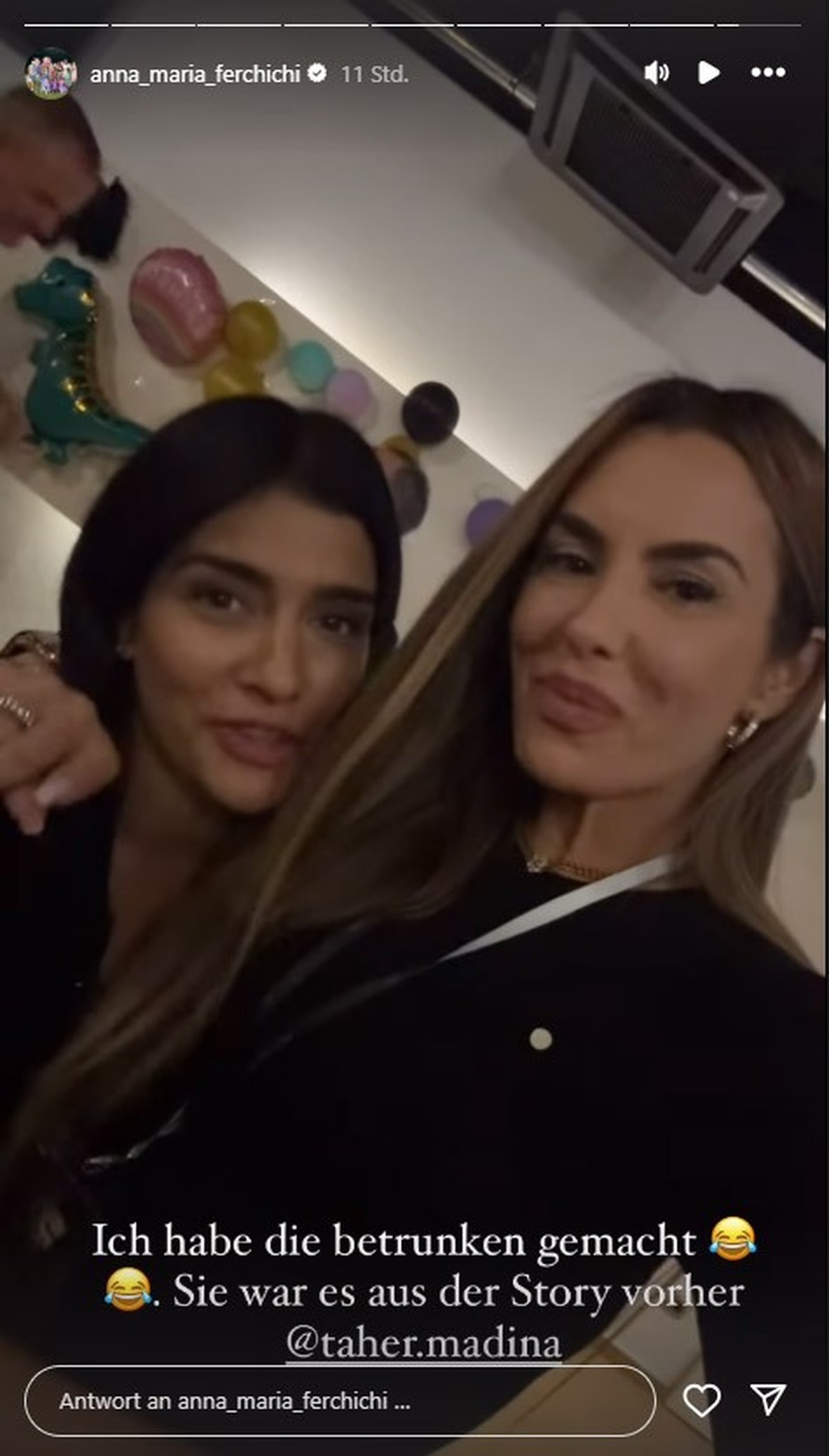 Anna-Maria Ferchichi zeigt sich mit ihrer besten Freundin vor der Kamera.