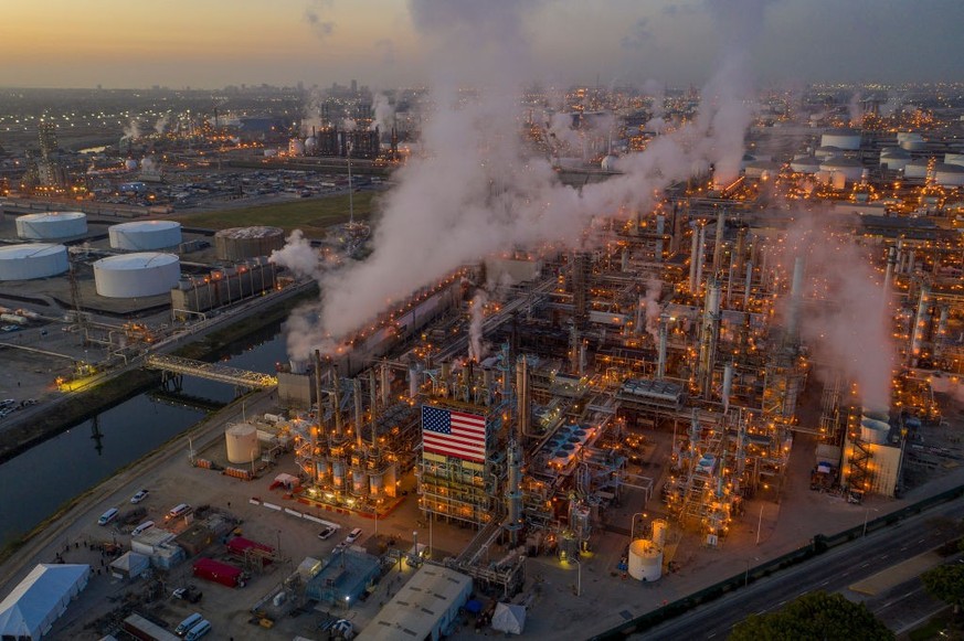 CARSON, CALIFORNIA - APRIL 22: An aerial view shows Marathon Petroleum Corp&#039;s Los Angeles Refinery, the state&#039;s largest producer of gasoline, as oil prices have cratered with the spread of t ...