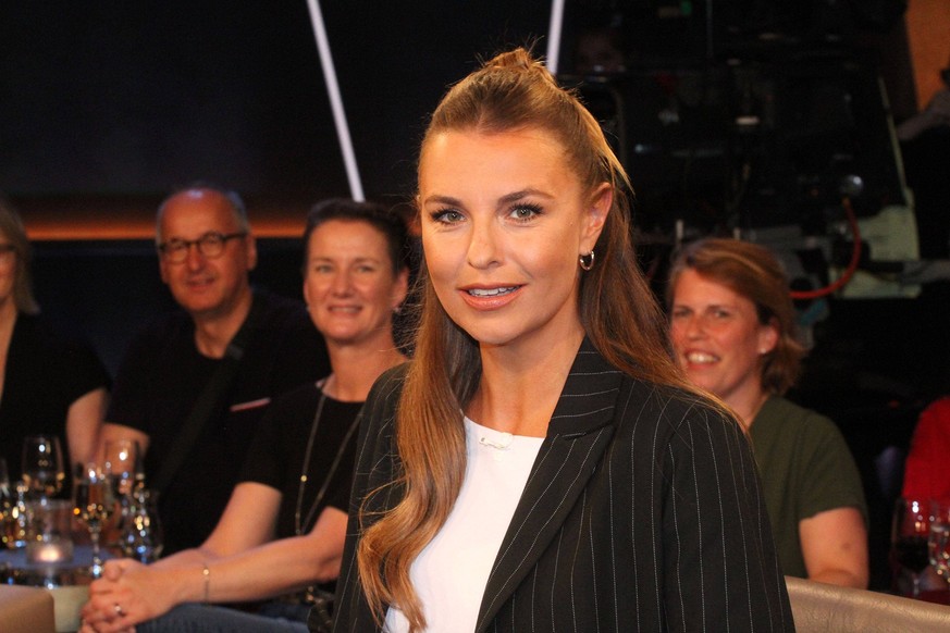 Laura Wontorra zu Gast bei der NDR Talk Show am 25.08.2023 in Hamburg NDR Talk Show am 25.08.2023 in Hamburg *** Laura Wontorra as guest at the NDR Talk Show on 25 08 2023 in Hamburg NDR Talk Show on  ...