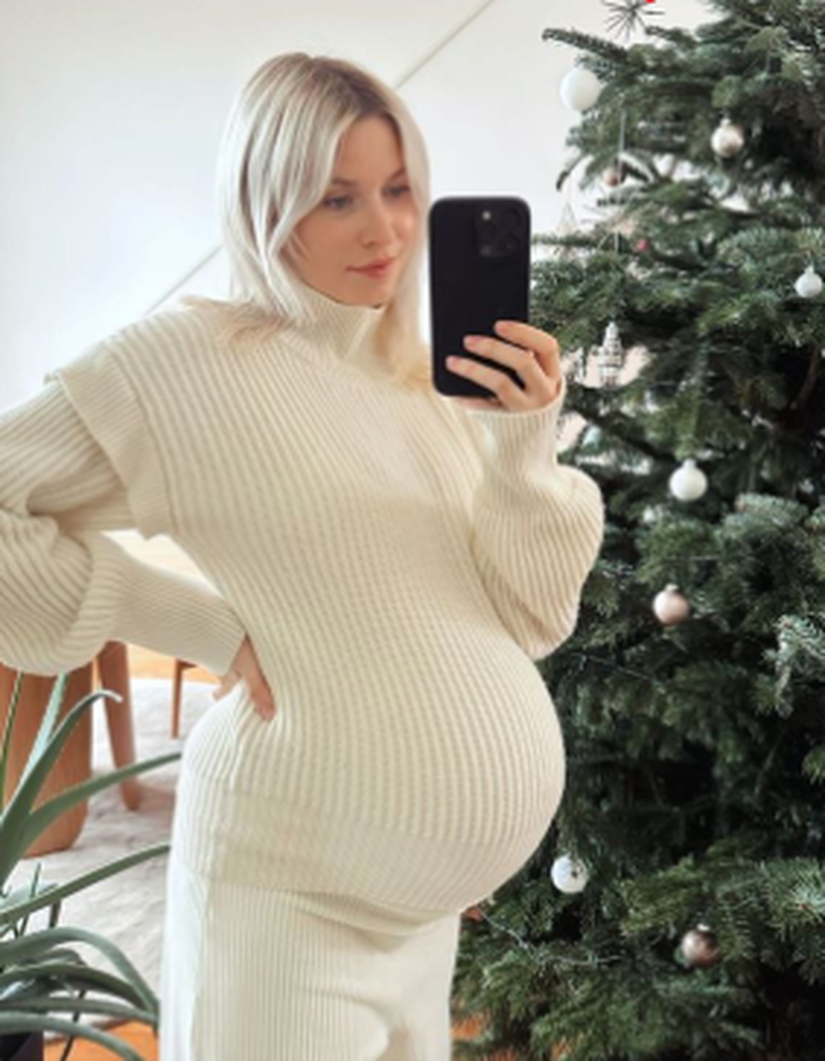 Hier sieht man deutlich, dass Lena Gerckes zweites Kind noch nicht auf der Welt ist.