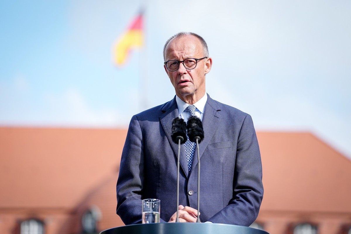 01.10.2025, Berlin: Bundeskanzler Friedrich Merz (CDU) gibt eine Pressekonferenz. Am zweiten und letzten Tag seiner Klausurtagung will das Bundeskabinett eine Agenda zur Modernisierung von Staat und V ...