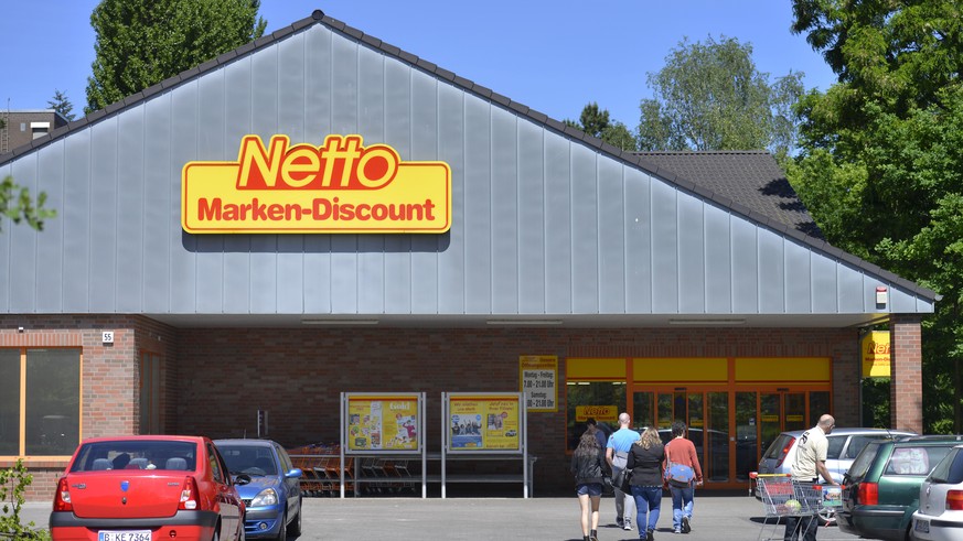 Netto-Markt, Hermsdorfer Strasse, Wittenau, Reinickendorf, Berlin, Deutschland | Verwendung weltweit, Keine Weitergabe an Wiederverkäufer.