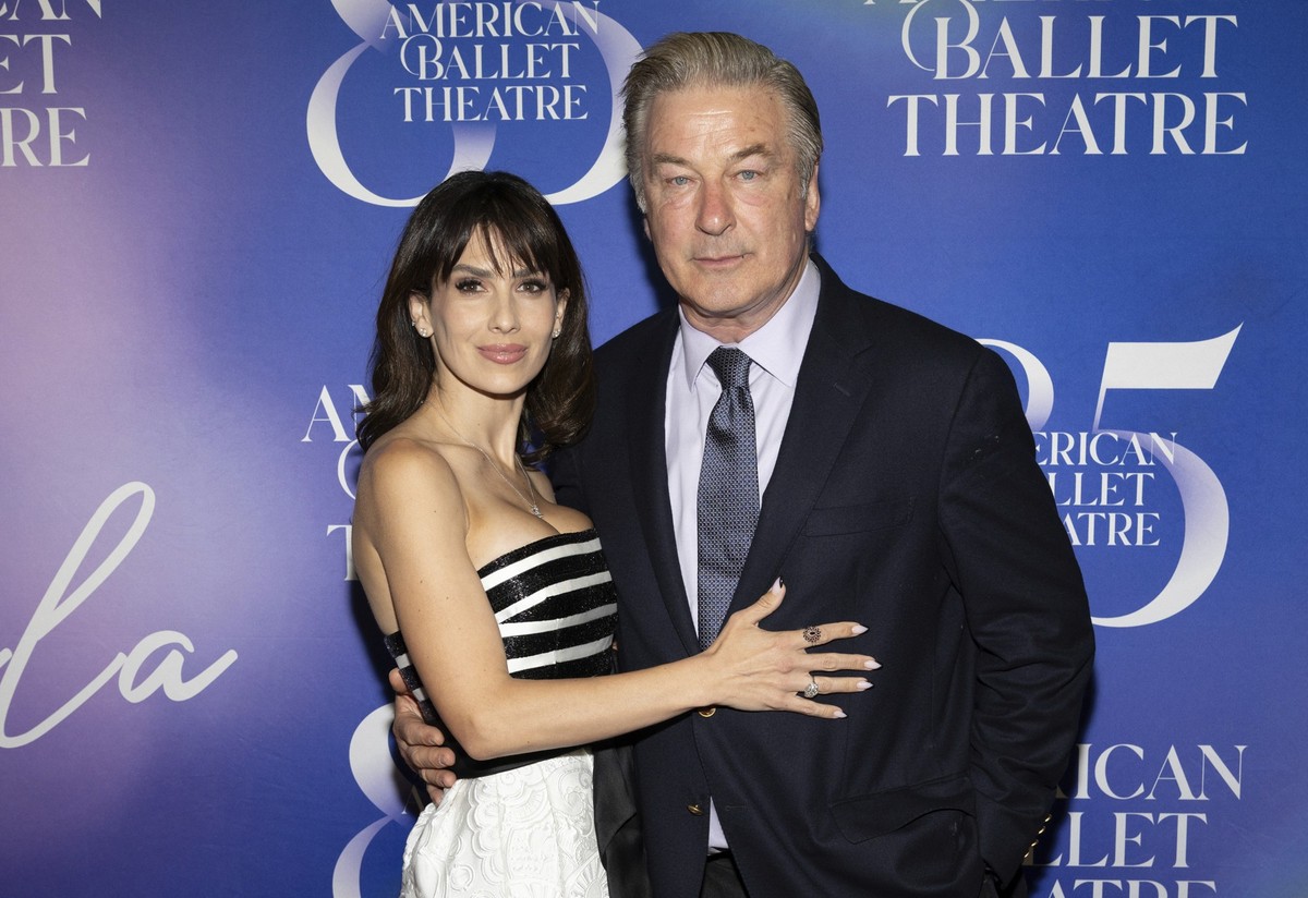 28.05.2025, USA, New York: Hilaria Baldwin, links, und Alec Baldwin besuchen die Frühlingsgala des American Ballet Theatre im Cipriani South Street in New York. Foto: CJ Rivera/Invision via AP/dpa +++ ...