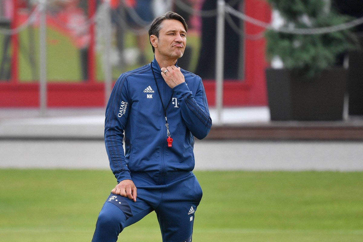Niko KOVAC (Trainer Bayern Muenchen). blickt zufrieden drein. Einzelbild,angeschnittenes Einzelmotiv,Halbfigur,halbe Figur. FC Bayern Muenchen-Training an der Saebener Strasse. Fussball 1. Bundesliga, ...