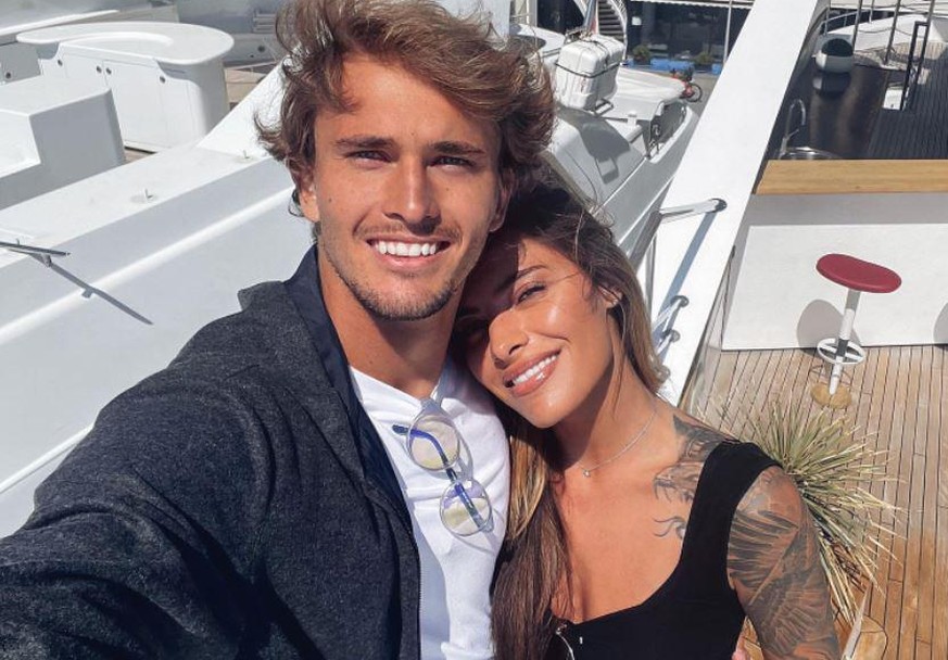 Alexander Zverev und Sophia Thomalla strahlen auf dem neuesten gemeinsamen Bild.