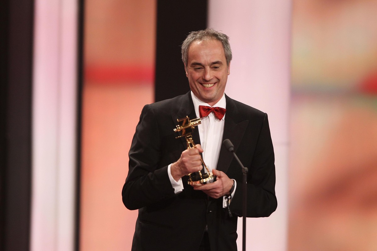 BERLIN - JANUARY 30: Christian Rach recieves the award for 'Best Coaching TV show - Audience Choice' during the Goldene Kamera 2010 Award at the Axel Springer Verlag on January 30, 2010 in B ...