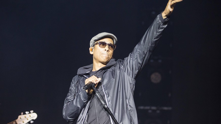 Photo of Xavier Naidoo fordert seine Fans auf, absurde Maßnahmen zu ergreifen: „Das muss falsch sein“