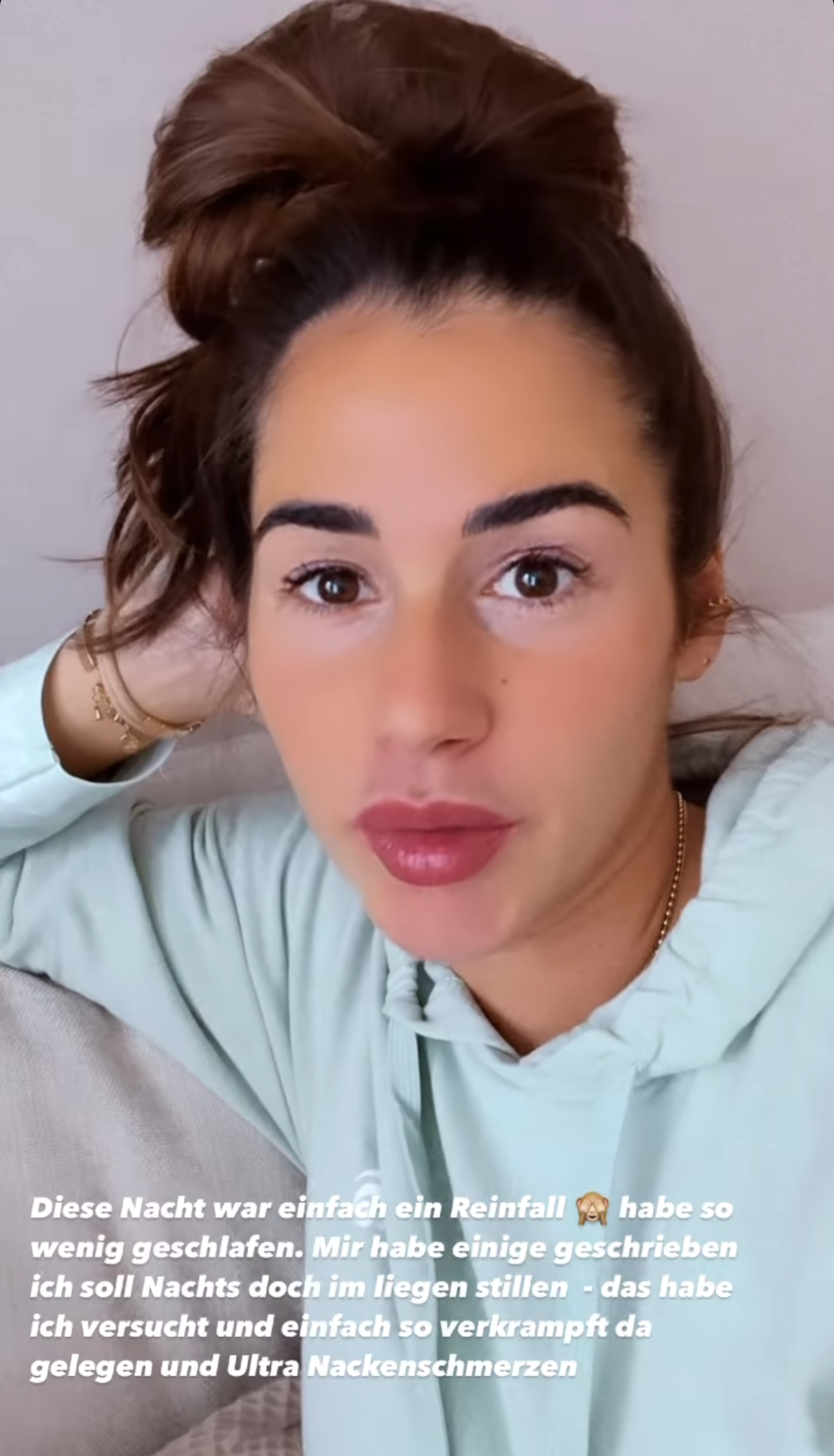 Nach einer erholsamen Nacht folgte direkt "ein Reinfall". Sarah Engels teilt auf Instagram ein Update zum nächtlichen Stillen.