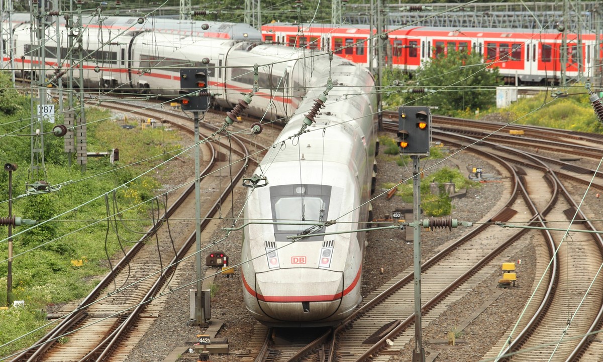 Ein Intercity-Express ICE der Deutschen Bahn f