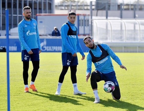 v.re., Nabil Bentaleb Schalke 04, Amine Harit Schalke 04, Vedad Ibisevic FC Schalke 04 12.10.2020, Fussball GER, Saison 2020 2021, 1. Bundesliga, Training FC Schalke 04, Foto: TEAM2sportphoto Gelsenki ...