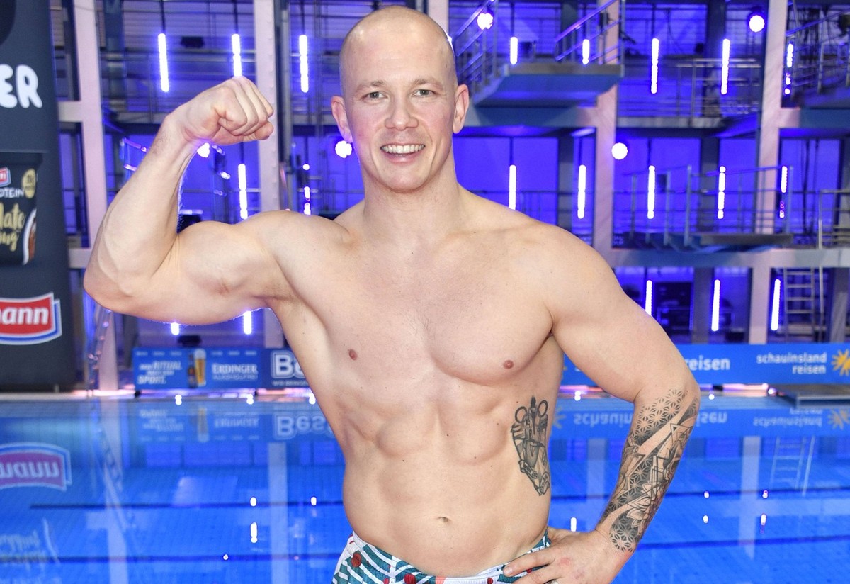 Fabian Hambüchen beim Photocall zur Fernsehshow RTL Turmspringen aus der Schwimm- und Sprunghalle im Europasportpark Berlin. Berlin, 09.02.2023 *** Fabian Hambüchen at the photocall for the TV show RT ...