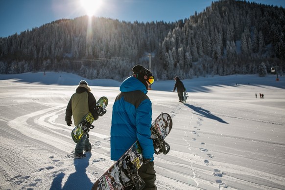 Ski- und Snowboardfahren erfreut sich in einigen Teilen Australiens großer Beliebtheit.