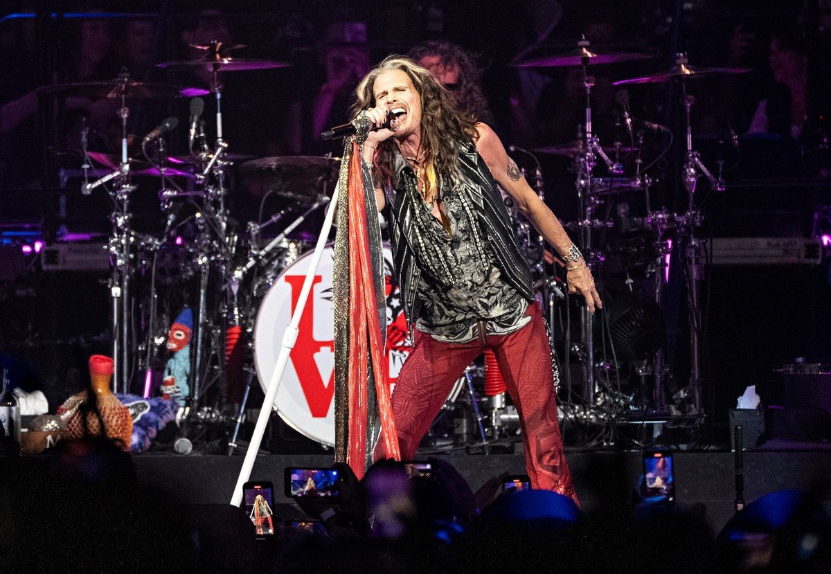 ARCHIV - 02.09.2023, USA, Philadelphia: Sänger Steven Tyler von Aerosmith tritt in der ersten Nacht der &quot;Peace Out: The Farewell Tour&quot; auf. Die Band gab am 02.08.2024 bekannt, dass Tylers St ...