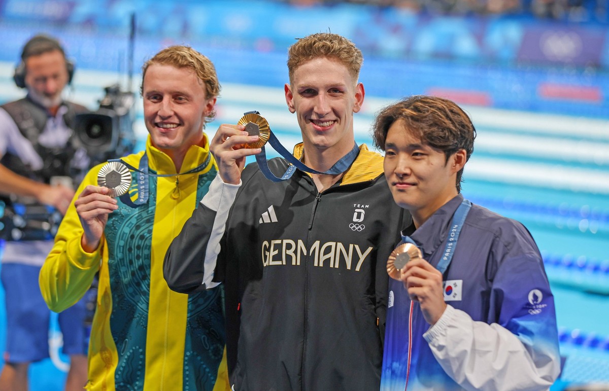 - Olympische Sommerspiele Paris 2024 - Schwimmen - 27.07.24, Erstes Gold für Deutschland - Lukas Märtens GER 400 m Freistil, - *** sport Summer Olympics Paris 2024 Swimming 27 07 24, First gold for Ge ...