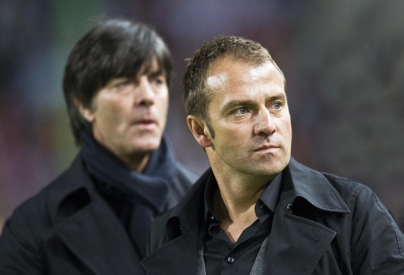 Hansi Flick (vorn) war jahrelang Co-Trainer unter Jogi Löw. Nun soll er beim DFB sein Nachfolger werden. 