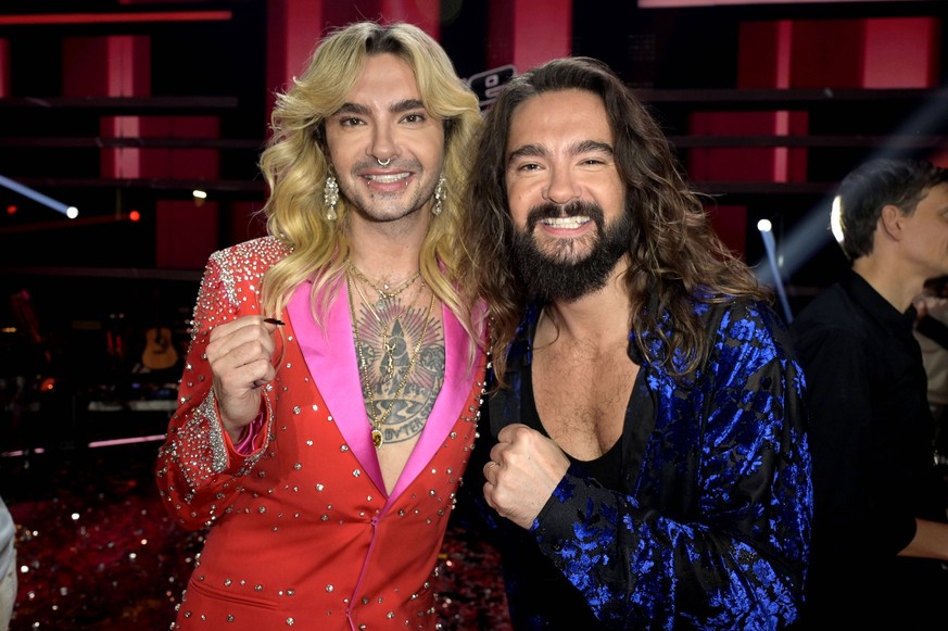 Bill Kaulitz und Tom Kaulitz im Finale der 13. Staffel der Castingshow The Voice of Germany 2023 im Studio H Berlin Adlershof. Berlin, 08.12.2023 *** Bill Kaulitz and Tom Kaulitz in the final of the 1 ...