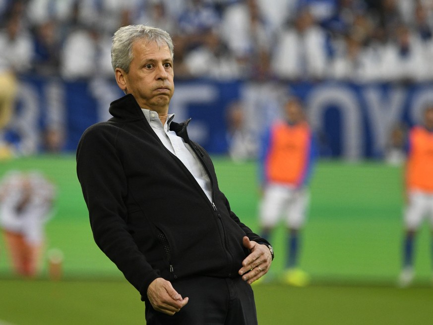 Veltins Arena Gelsenkirchen, 26.10.2019, 1. Fussball Bundesliga Saison 2019/20, 9. Spieltag, Schalke 04 S04 vs Borussia Dortmund BVB Trainer Lucien Favre BVB DFL REGULATIONS PROHIBIT ANY USE OF PHOTOG ...