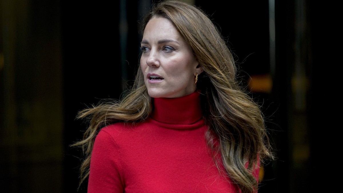 ARCHIV - 19.10.2021, Großbritannien, London: Die britische Herzogin Kate von Cambridge verlässt die BAFTA, nachdem sie eine Rede zum Start der Kampagne &quot;Taking Action On Addiction&quot; gehalten  ...