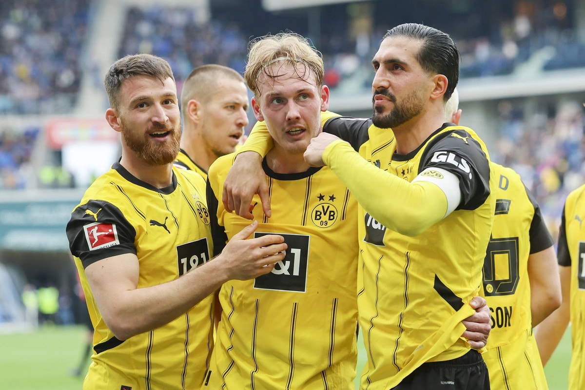 Sport Bilder des Tages Julian Brandt Borussia Dortmund bejubelt seinen Treffer zum 1:2 mit Salih Oezcan Borussia Dortmund und Emre Can Borussia Dortmund, Bundesliga, TSG 1899 Hoffenheim v Borussia Dor ...