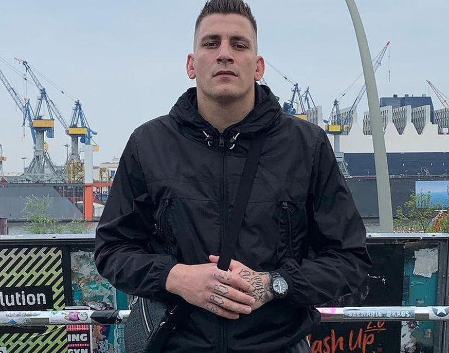 Gzuz meldet sich nun mit nachdenklichen Worten bei seinen Fans.