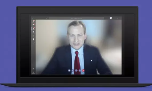 In Microsofts Video-Anrufe-App kann man nun wahlweise den Hintergrund ausblenden.