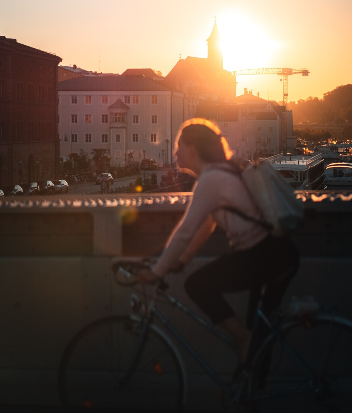 Wer sein Auto stehen lässt und stattdessen das Fahrrad nutzt, profitiert finanziell gleich doppelt.