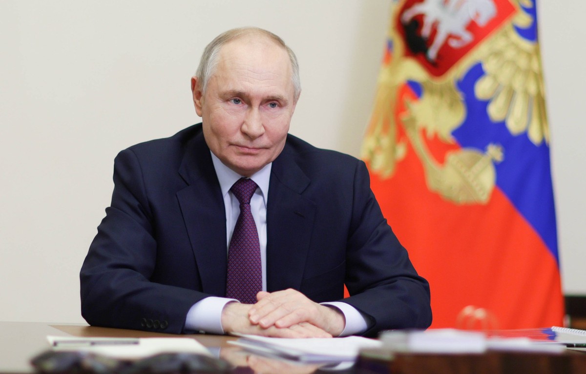 Russia Putin 8857780 13.02.2025 Russian President Vladimir Putin holds a videoconference meeting with Bryansk Region Governor Alexander Bogomaz at the Novo-Ogaryovo state residence outside Moscow, Rus ...