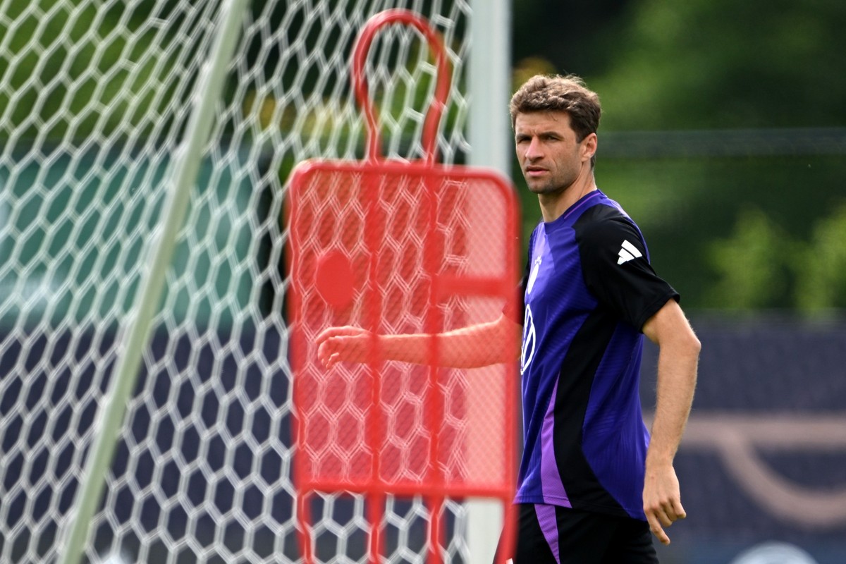dpatopbilder - 28.05.2024, Thüringen, Blankenhain: Fußball: Nationalmannschaft, Vorbereitung auf die Heim-EM, Training der DFB-Auswahl im Spa &amp; Golfresort Weimarer Land. Deutschlands Thomas Müller ...